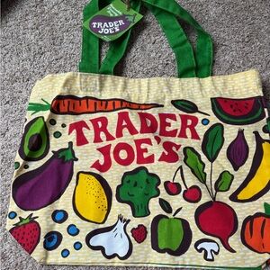 NWT Trader Joe’s fruit & vegetable Produce Tote Bag